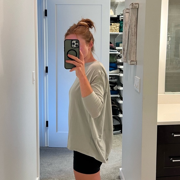 Lululemon long sleeve - Picture 3 of 6